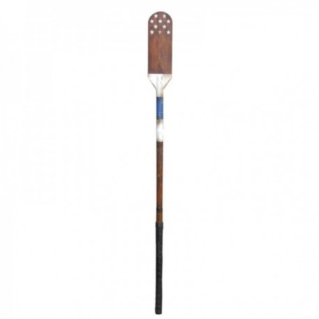 Koristeellinen ikääntynyt puu