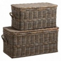 Pnie łóżek w szarym słupie