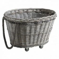 Log-kuorma-autot, joissa on...