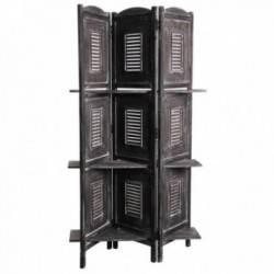 Aged puu näytöllä hyllyillä