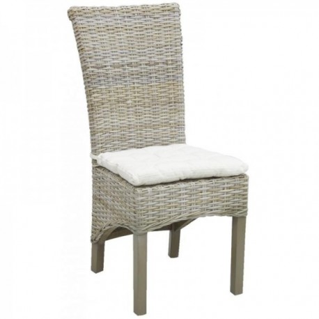 Tuolin ruokasali harmaa napa ja puu tyynyllä