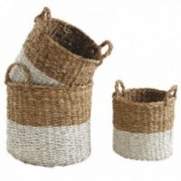 Round planters in natural and white seagrass