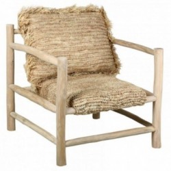 Sessel in Holzzweigen mit Kissen