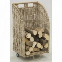 Log kuorma-autot, joissa on pyörät harmaalla navalla