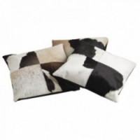 Square cushion in black and white cowhide