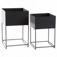 Set of 2 square metal planters on indoor outdoor feet