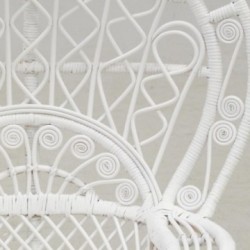 Emmanuelle nojatuoli valkoisessa rottinkilla