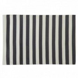 Suuri musta polypropyleeni...