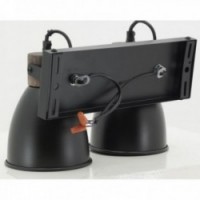 Seinävalo 2 Metallivalaisimet ja puu