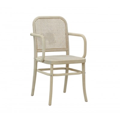 Sillón interior de madera y enlatado con reposabrazos, elegancia natural y confort sostenible