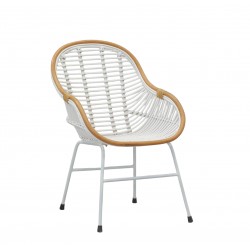 Synthetische rotan tuin fauteuil met witte metalen voeten, modern en resistente buitenontwerp