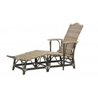 Weinlese-grauer Rattan-Liegestuhl, elegant und komfortabel Sonnenbaden-Transat im Freien