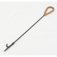 Zwart metalen haardstandaard bestaande uit 4 accessoires met leren handvatten