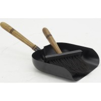 Accessorio per camino pala e spazzola in metallo laccato nero con manici in legno