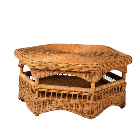 Sześciokątny stolik do kawy w słupie