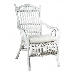 Lounge chair in white...