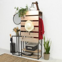 Vestiaire en métal et en bois avec penderie intégrée et étagères