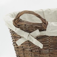 Wielki surowy wiklinowy kosz z podszewką juty