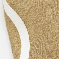 Runder Teppich aus natürlichem Binsenholz und weiß getönter Bordüre, ø 120 cm