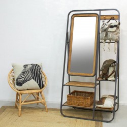 Mueble de vestuario de entrada en madera y metal con baldas y espejo