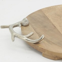 Bandeja de madeira com 2 alças em forma de chifre de veado