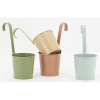 Plant pots with lacquered metal hook to hang on balcony, window sill, railing
