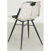 Chaise en peau de vache noire