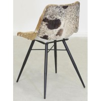 Chaise en peau de vache marron