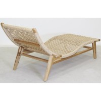 Silla larga en madera de teca, asiento y respaldo en rattán sintético