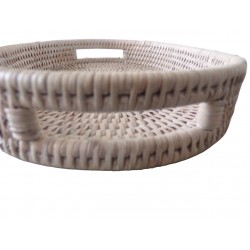 Liten bricka, tom fickkorg, oval dekoration i vit patinerad rotting med 2 handtag