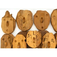 Modern sculpture painting characters in recycled teak "Family"