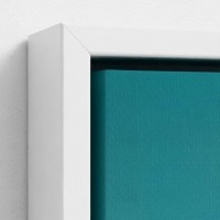 Bord trykt kunst på lærred indrammet mand illustration sidder på terrassen af en kaffe isoleret mod en øde vej blå himmel