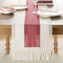 Traçado de mesa de algodão e linho com pompos de cor-de-rosa e brancos - estilo rural