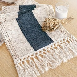 Chemin de table en coton lin bleu marine et blanc avec pompons noués – Style campagne chic