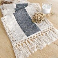 Chemin de table coton lin bleu gris et blanc avec pompons noués – Style campagne chic