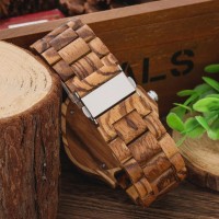 Kolmiomainen mies katsella bambu 45mm bambu rannekoru alkuperäinen ylellisyyttä