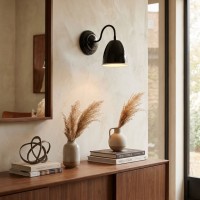 Svart lackerad metallvägg ljus modern design Modern & chic interiör