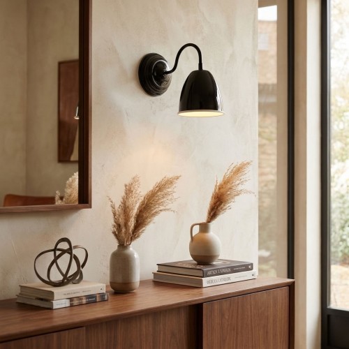 Schwarz lackiertes Metall Wandleuchte modernes Design moderner und schicker Innenraum