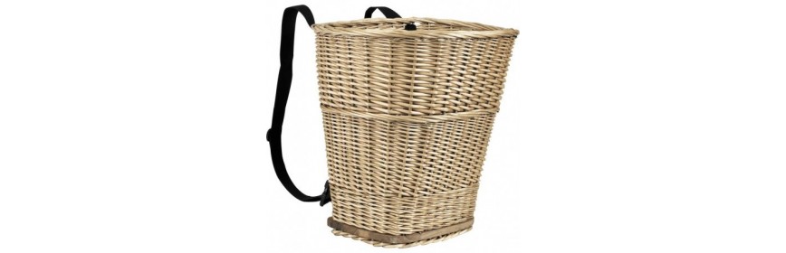 Wiklinowy kaptur z paskiem